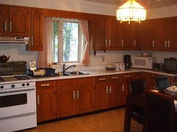Niagara Falls Cottage Rental Craig House Hotel